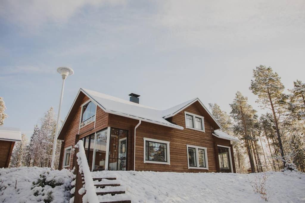 Autumn Leaf Villa Ivalo